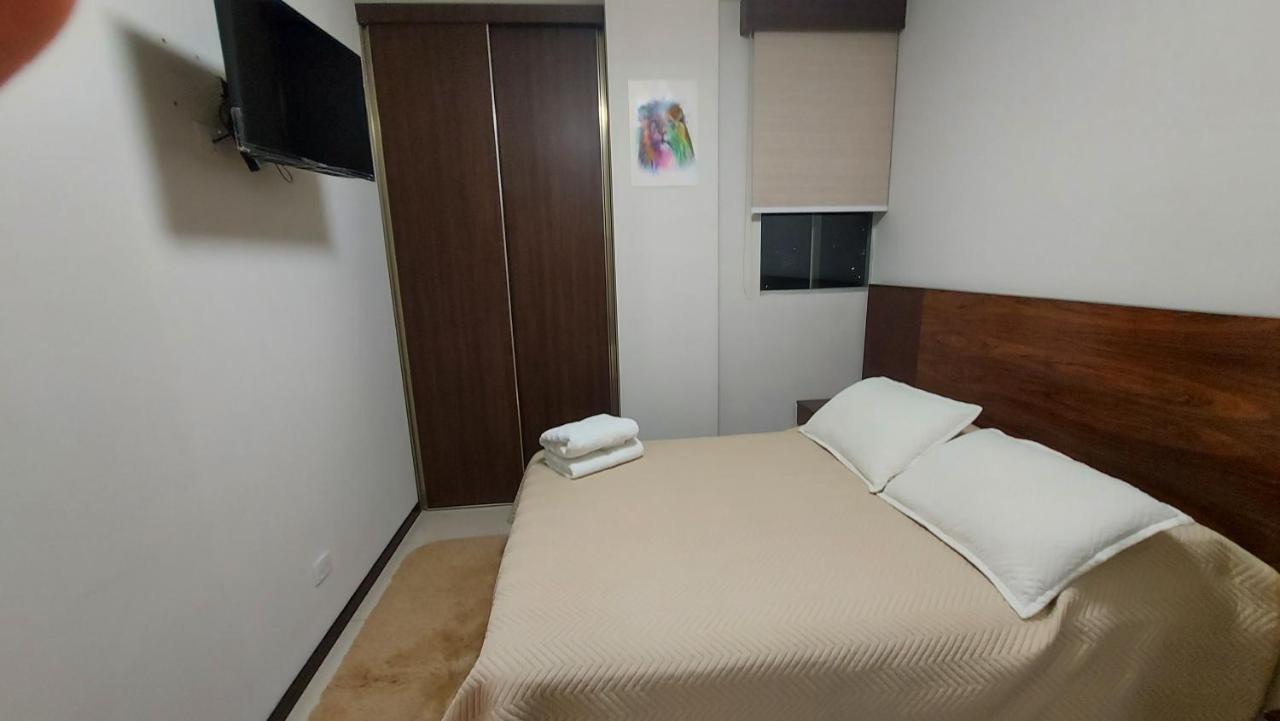 Hermoso Y Unico Apartamento Moderno, En Pleno Centro De Santa Cruz, Con Netflix Wi-Fi De 60 Mb, Estacionamiento Gratis Y Ac En Todos Los Ambientes Santa Cruz de La Sierra Exterior photo