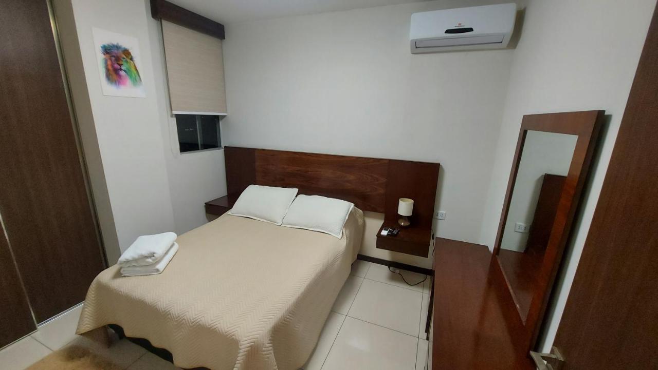 Hermoso Y Unico Apartamento Moderno, En Pleno Centro De Santa Cruz, Con Netflix Wi-Fi De 60 Mb, Estacionamiento Gratis Y Ac En Todos Los Ambientes Santa Cruz de La Sierra Exterior photo