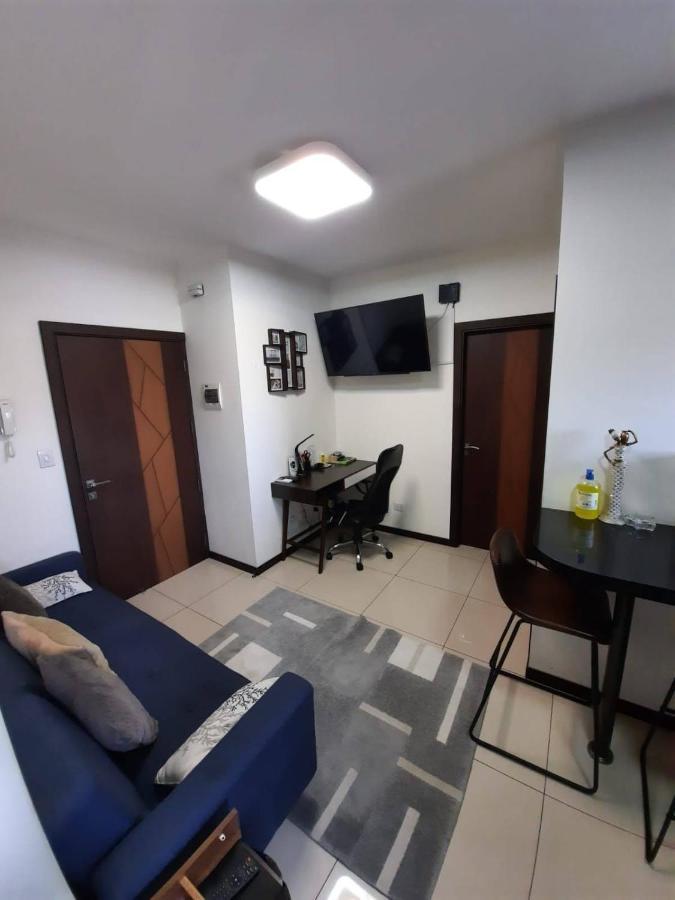 Hermoso Y Unico Apartamento Moderno, En Pleno Centro De Santa Cruz, Con Netflix Wi-Fi De 60 Mb, Estacionamiento Gratis Y Ac En Todos Los Ambientes Santa Cruz de La Sierra Exterior photo