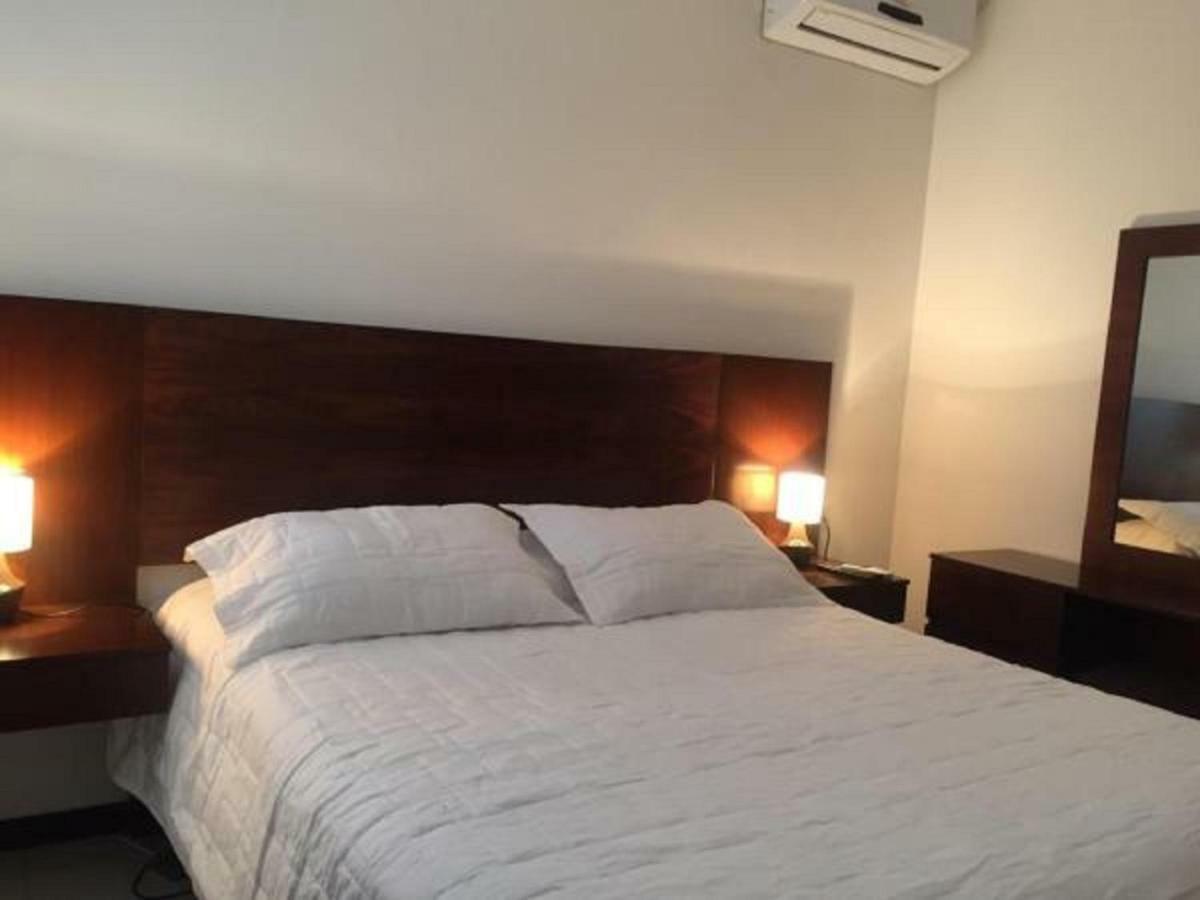 Hermoso Y Unico Apartamento Moderno, En Pleno Centro De Santa Cruz, Con Netflix Wi-Fi De 60 Mb, Estacionamiento Gratis Y Ac En Todos Los Ambientes Santa Cruz de La Sierra Exterior photo