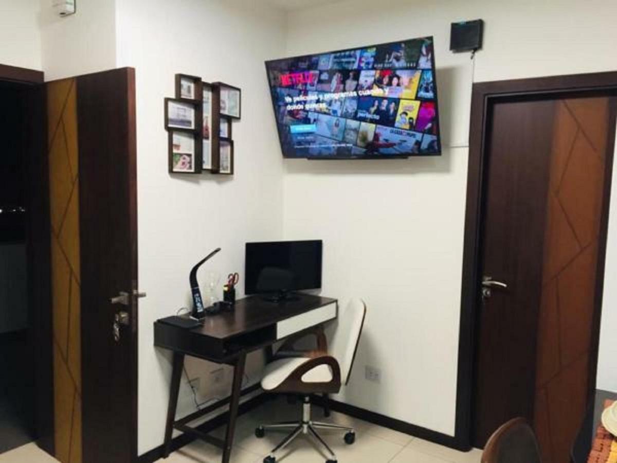 Hermoso Y Unico Apartamento Moderno, En Pleno Centro De Santa Cruz, Con Netflix Wi-Fi De 60 Mb, Estacionamiento Gratis Y Ac En Todos Los Ambientes Santa Cruz de La Sierra Exterior photo