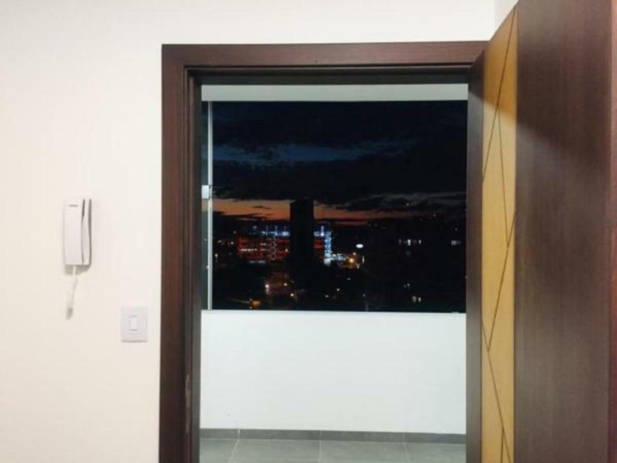 Hermoso Y Unico Apartamento Moderno, En Pleno Centro De Santa Cruz, Con Netflix Wi-Fi De 60 Mb, Estacionamiento Gratis Y Ac En Todos Los Ambientes Santa Cruz de La Sierra Exterior photo